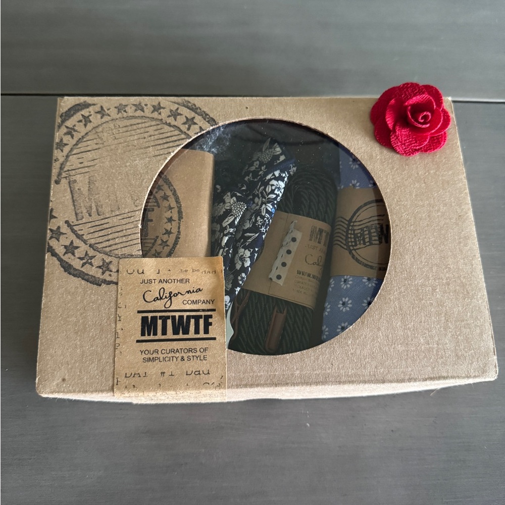 California Company MTWTF Men’s Gift Set